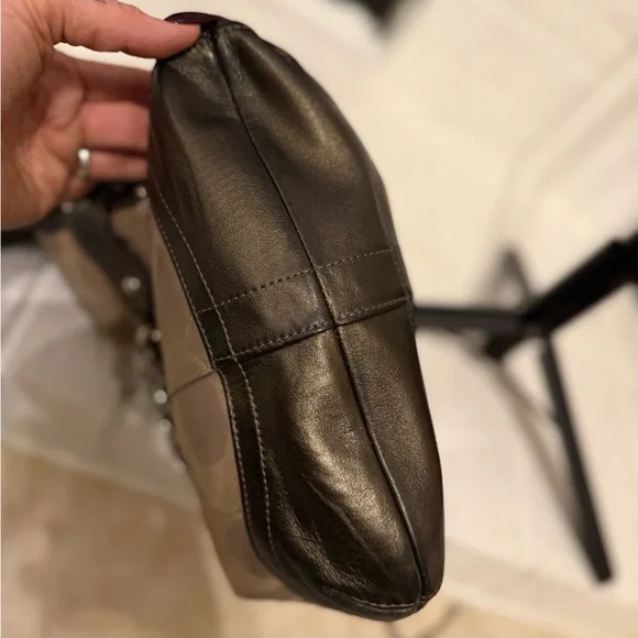 Vintage Signature Coach Brown Crossbody Shoulder Bag - Picture 6 of 7